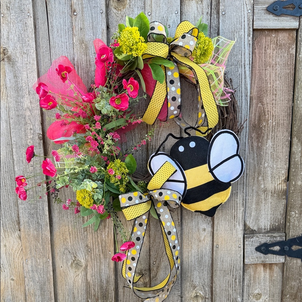 Bee Themed Grapevine Wreath with Yellow Polka Dot Ribbon